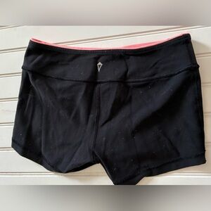 IVIVVA by LULULEMON girls size 12 reversible booty shorts